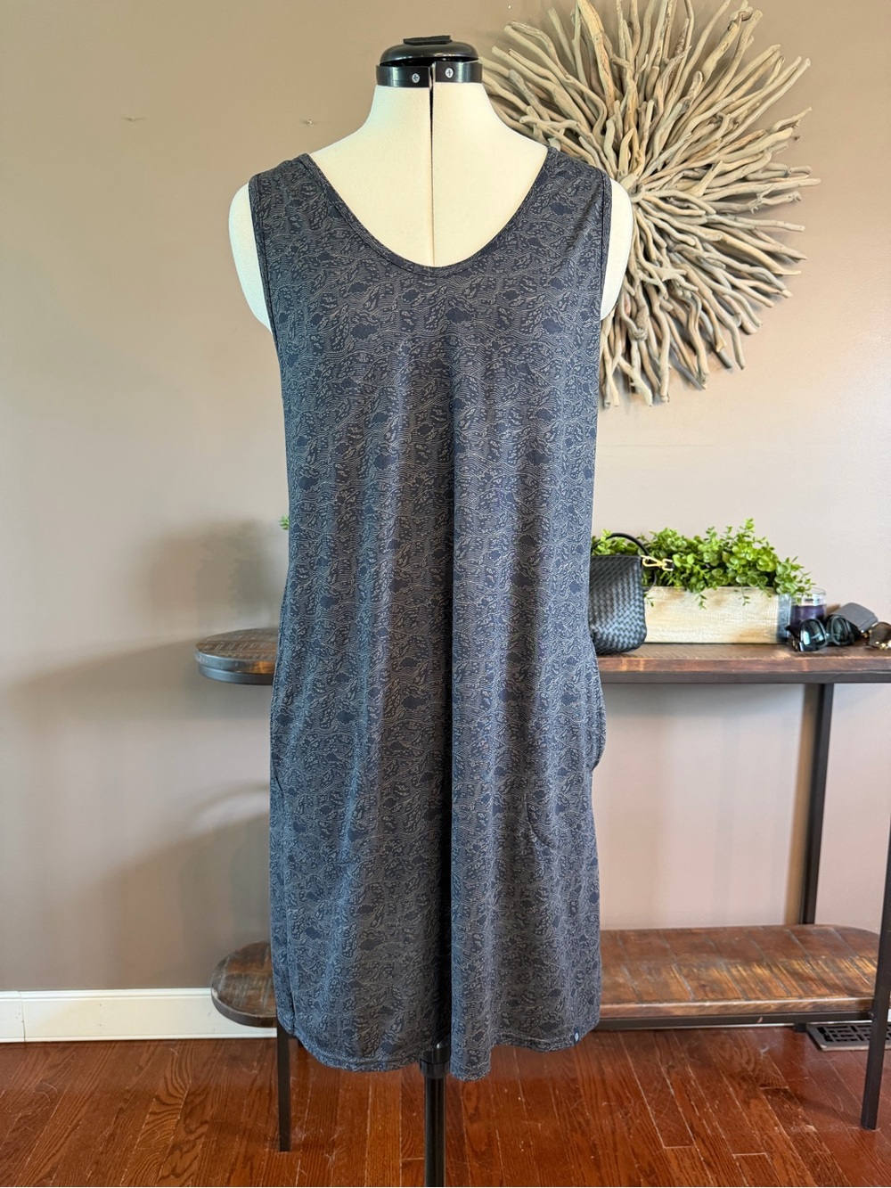 Mountain Hardwear dress in navy blue with‎ pockets